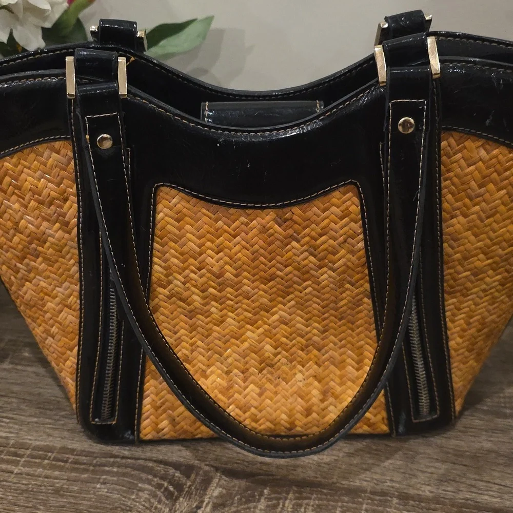 Etienne Collection PRIVEE' Woven And PATENT LEATHER TOTE - Picture 7 of 13
